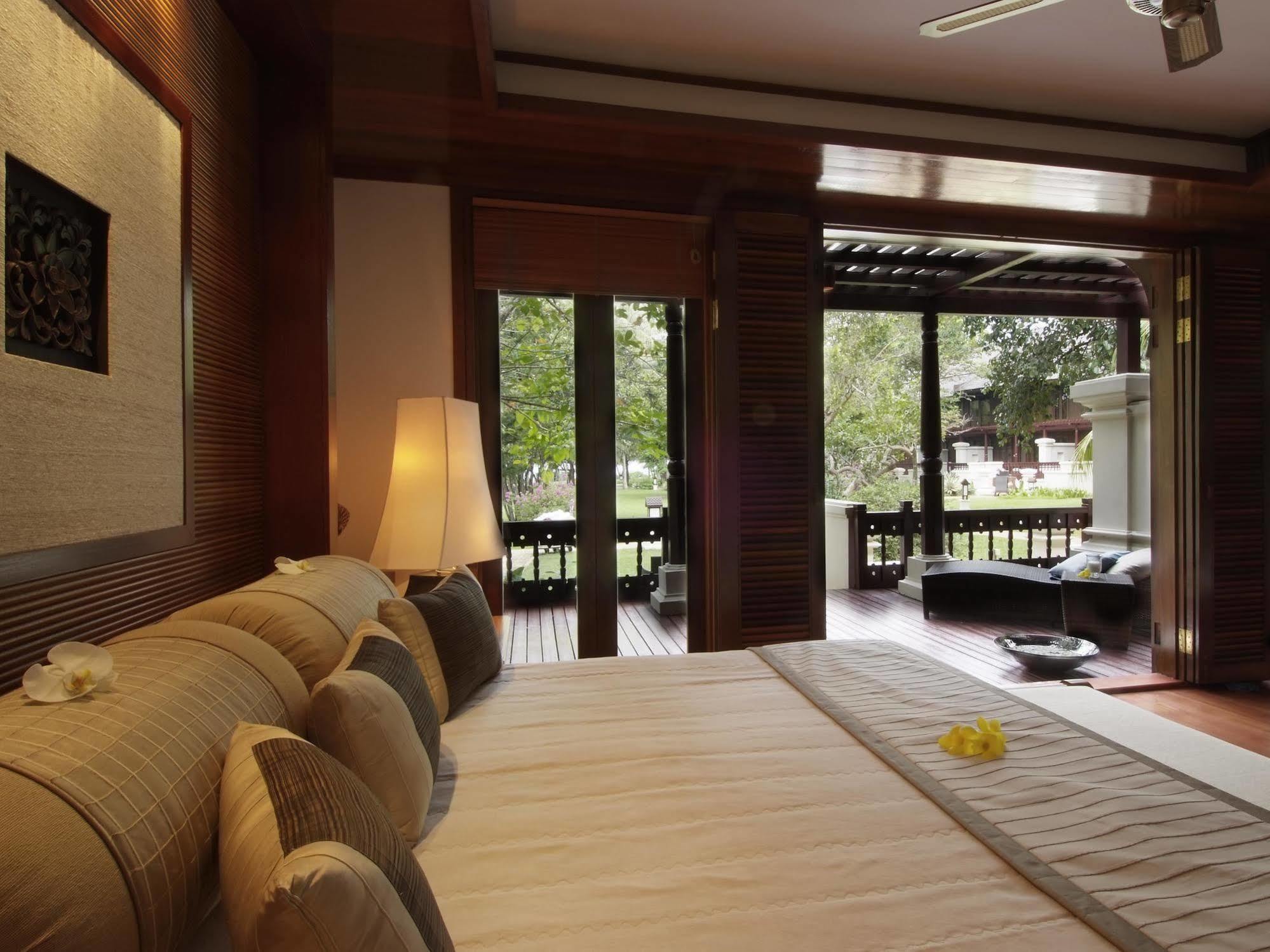 月之影度假村 龙运 外观 照片 A bedroom at the resort