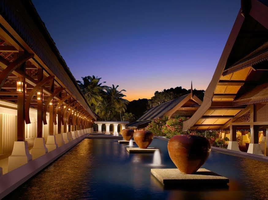 月之影度假村 龙运 外观 照片 The resort's main lobby